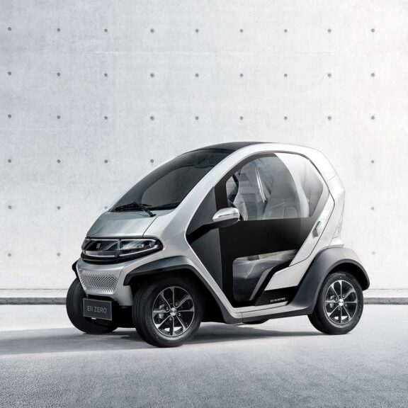 Eli Zero voiture sans permis électrique compacte en vue latérale
